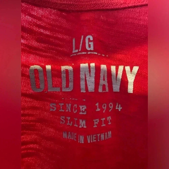 Old Navy - Red Shirt - Men’s Large - Great Condition - Picture 4 of 4